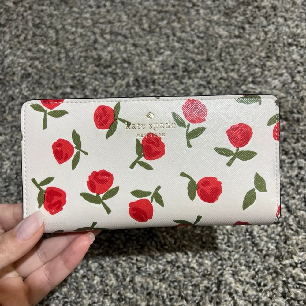 Kate Spade Leather Rose Dana Bifold Wallet.